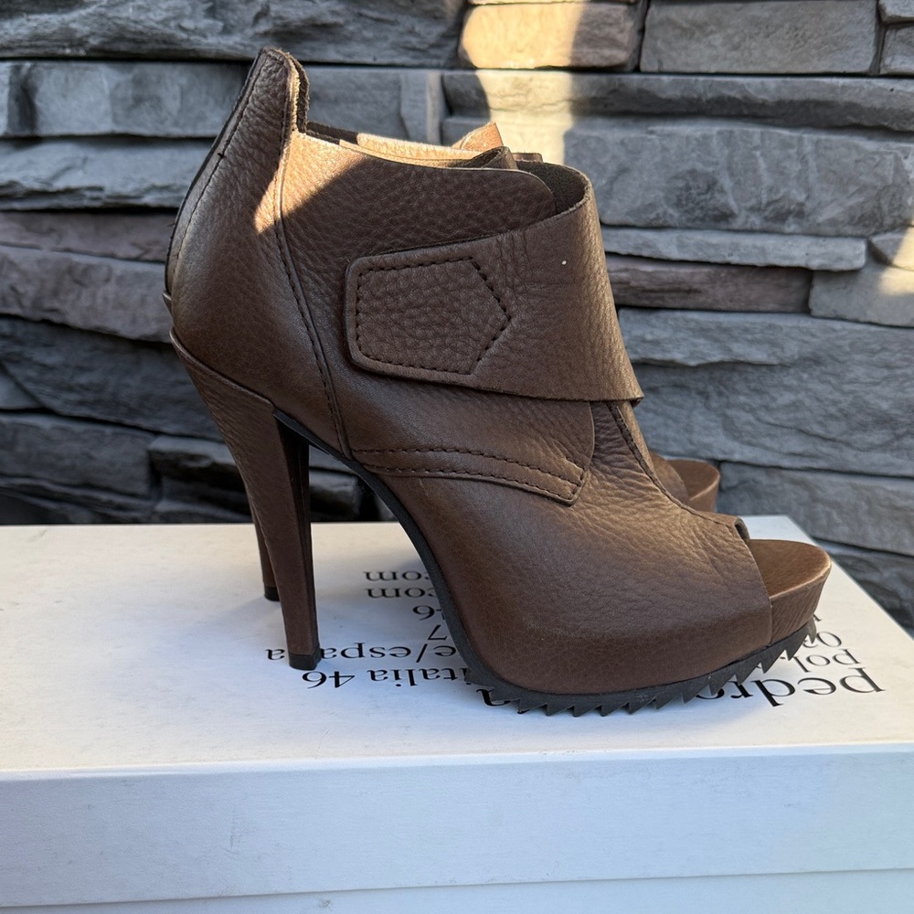 Pedro Garcia Chenoa Peep Toe bootie